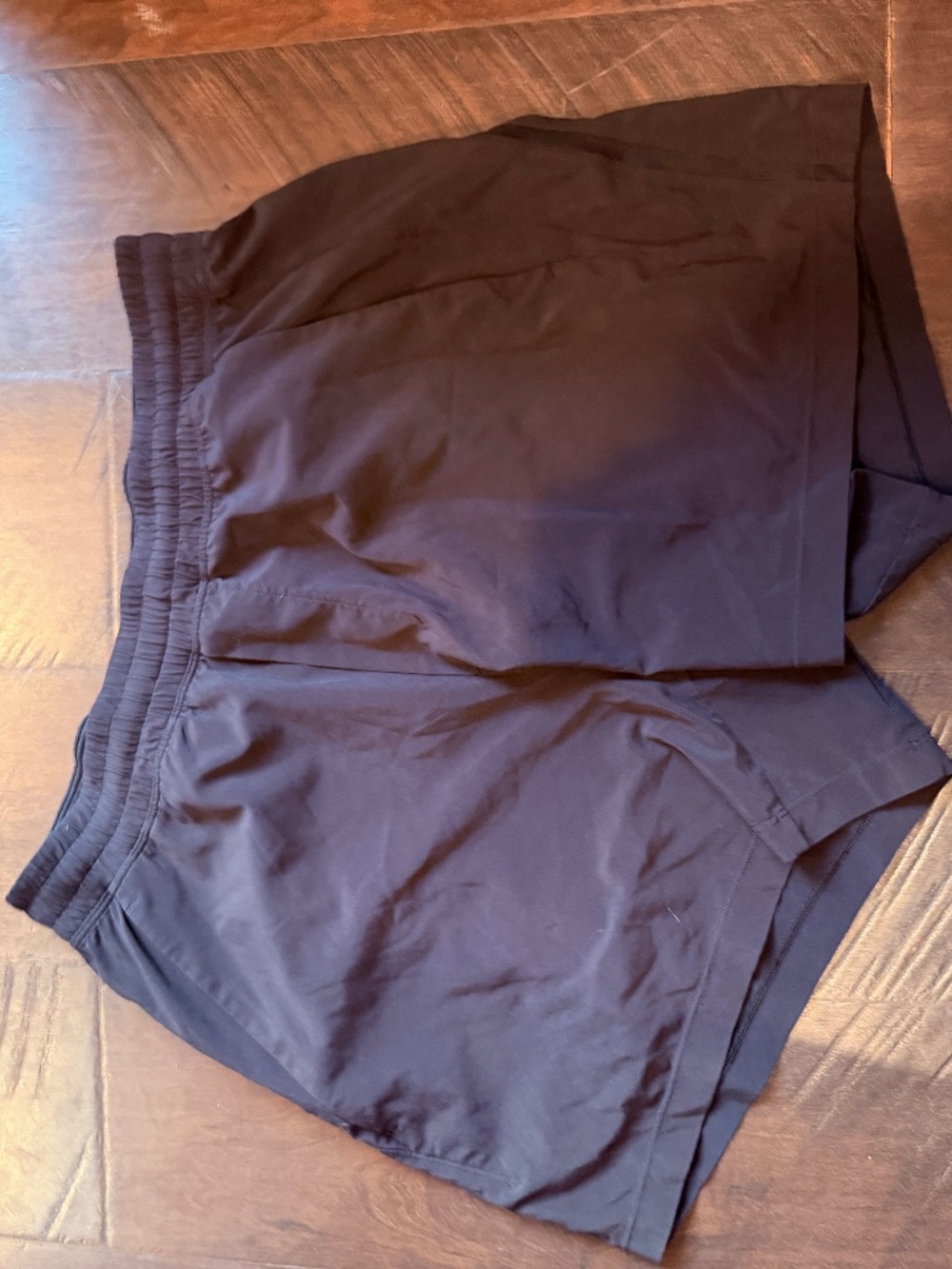LULULEMON MENS SHORTS SIZE M BLACK